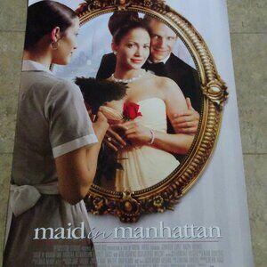 Maid in Manhattan - Movie Poster with Jennifer Lopez as Marisa and Ralph Fiennes
